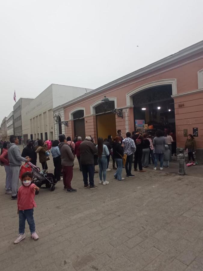 Main Square Apartment Lima Bagian luar foto