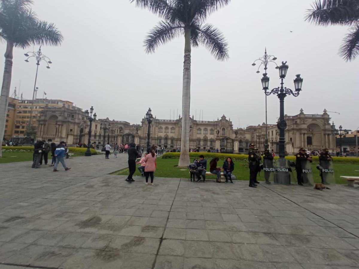 Main Square Apartment Lima Bagian luar foto
