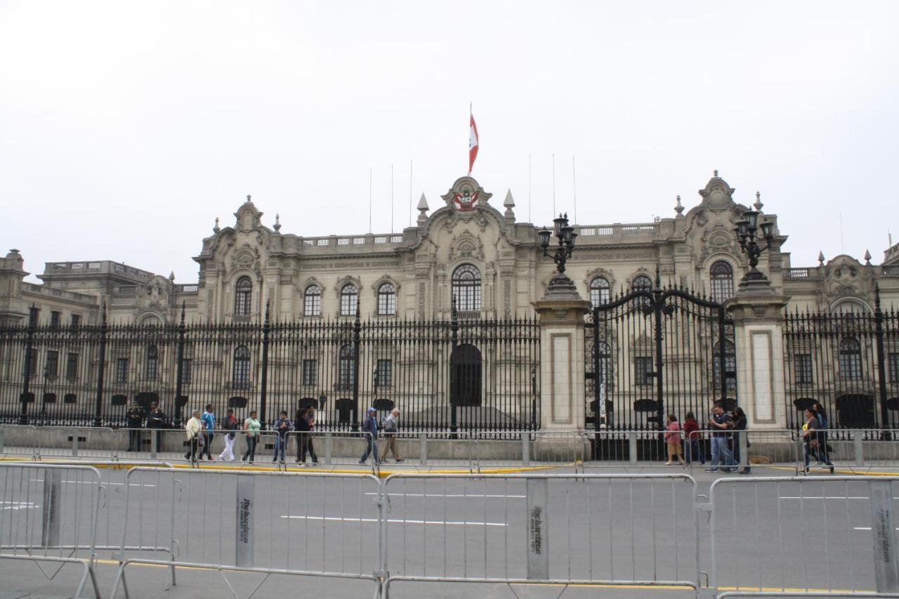Main Square Apartment Lima Bagian luar foto