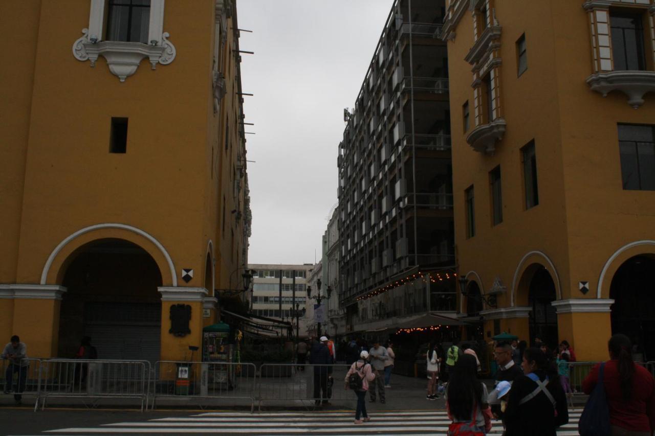 Main Square Apartment Lima Bagian luar foto