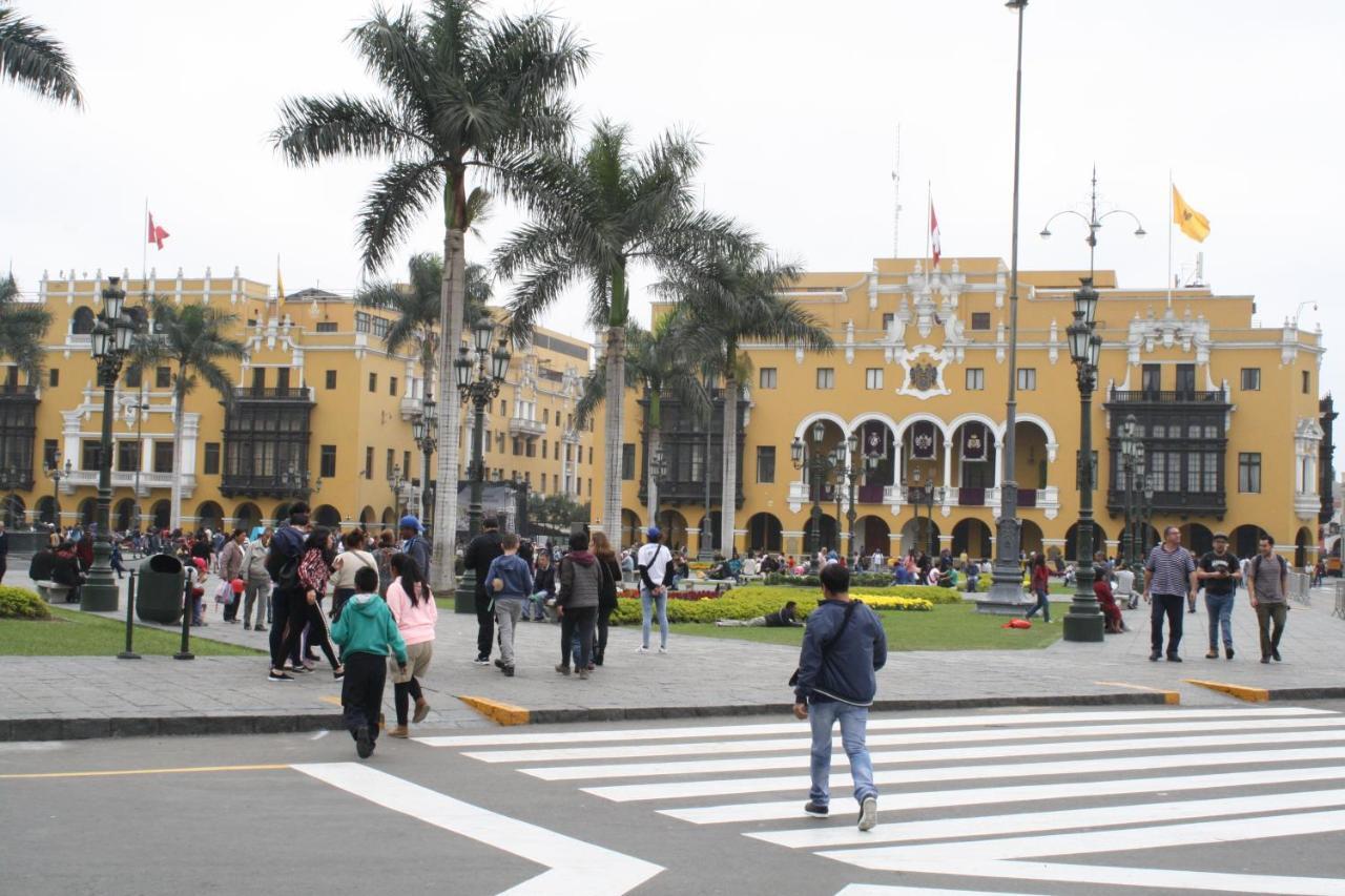 Main Square Apartment Lima Bagian luar foto